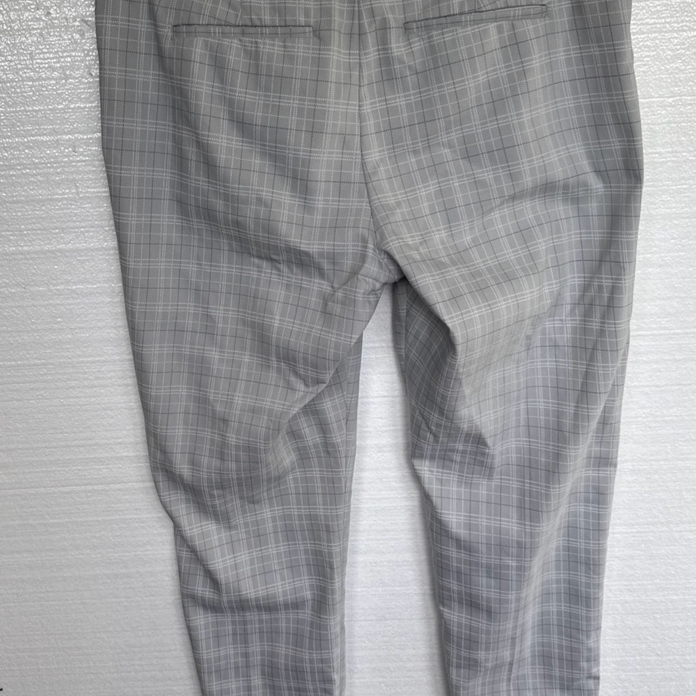 Liverpool Straight Leg Plaid Pants in Light Gray